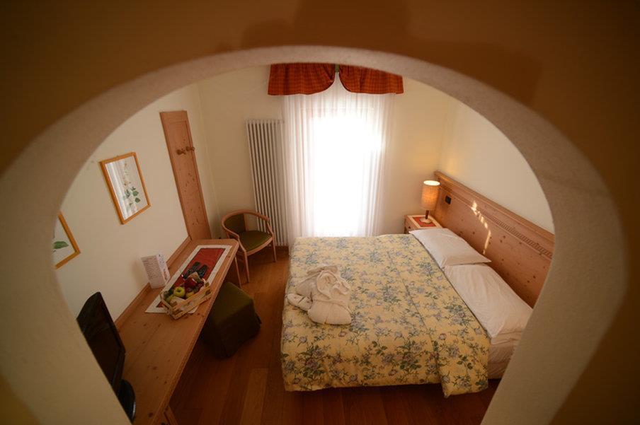 Hotel Paganella, Tradition In Hospitality Фай-делла-Паганелла Номер фото